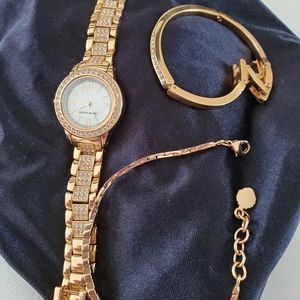 Watch with bracelets